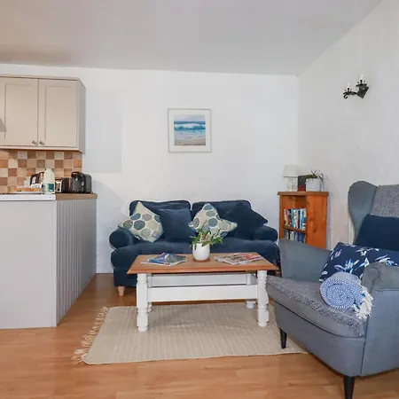 Holiday home Swallow